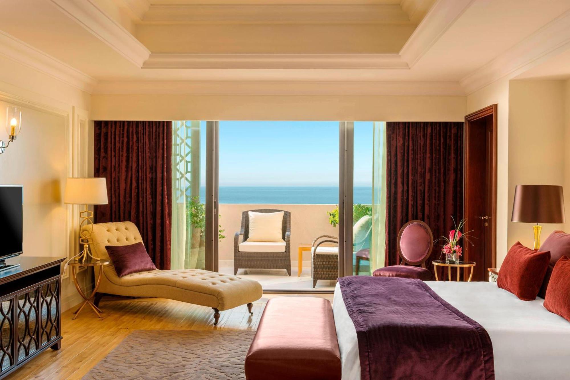아즈만 사라이, 어 럭셔리 컬렉션 리조트, 아즈만 아지만 외부 사진 A guest room at Jumeirah Atlantis