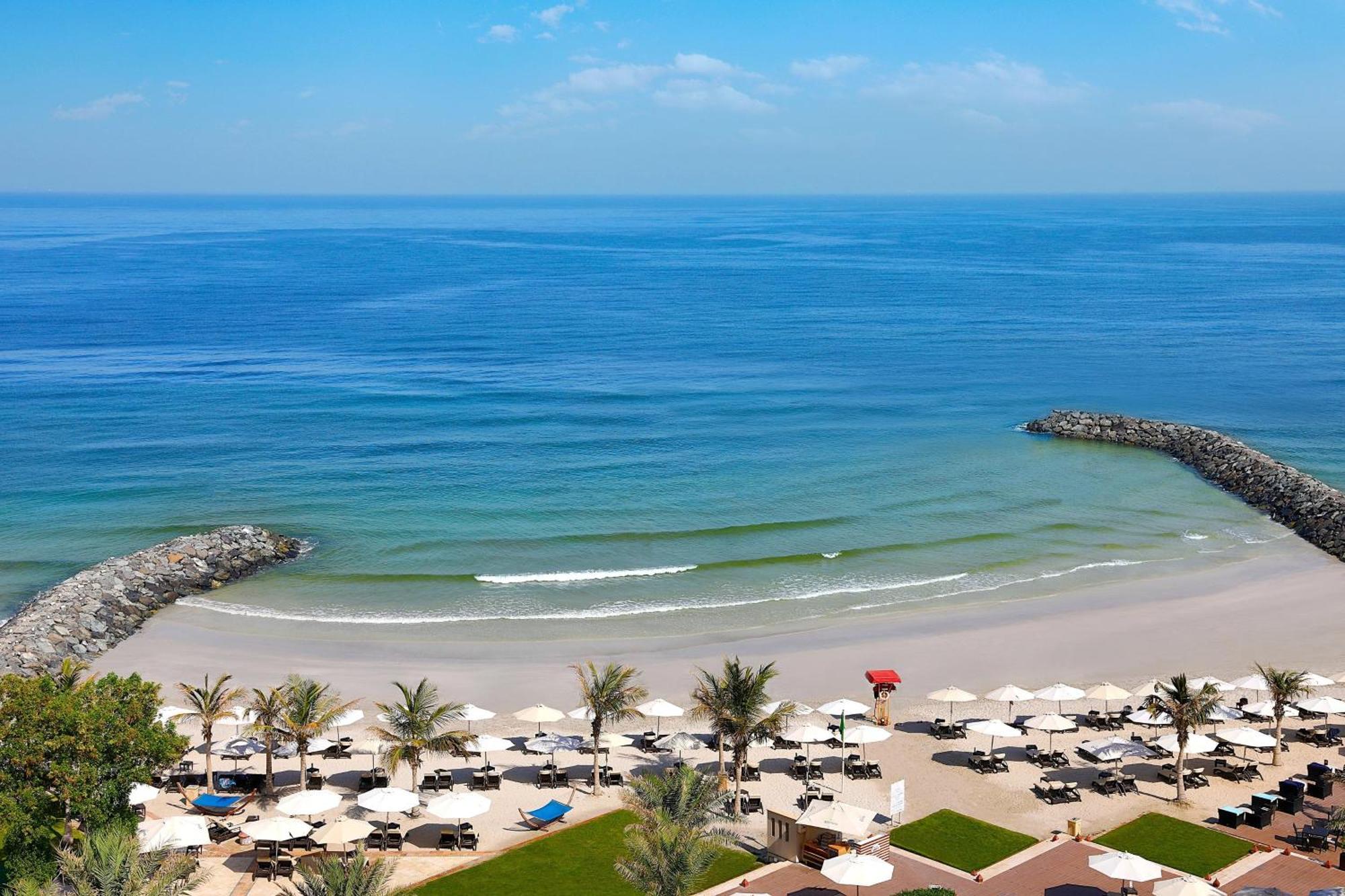 아즈만 사라이, 어 럭셔리 컬렉션 리조트, 아즈만 아지만 외부 사진 Beach at the Jumeirah Beach Hotel